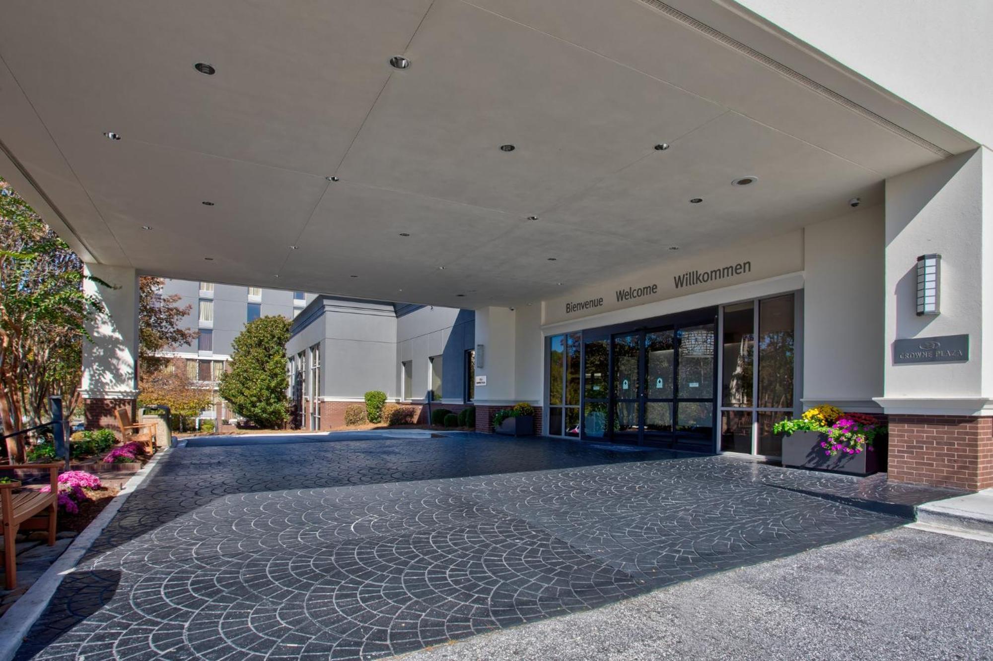 Crowne Plaza Greenville By Ihg Exterior photo
