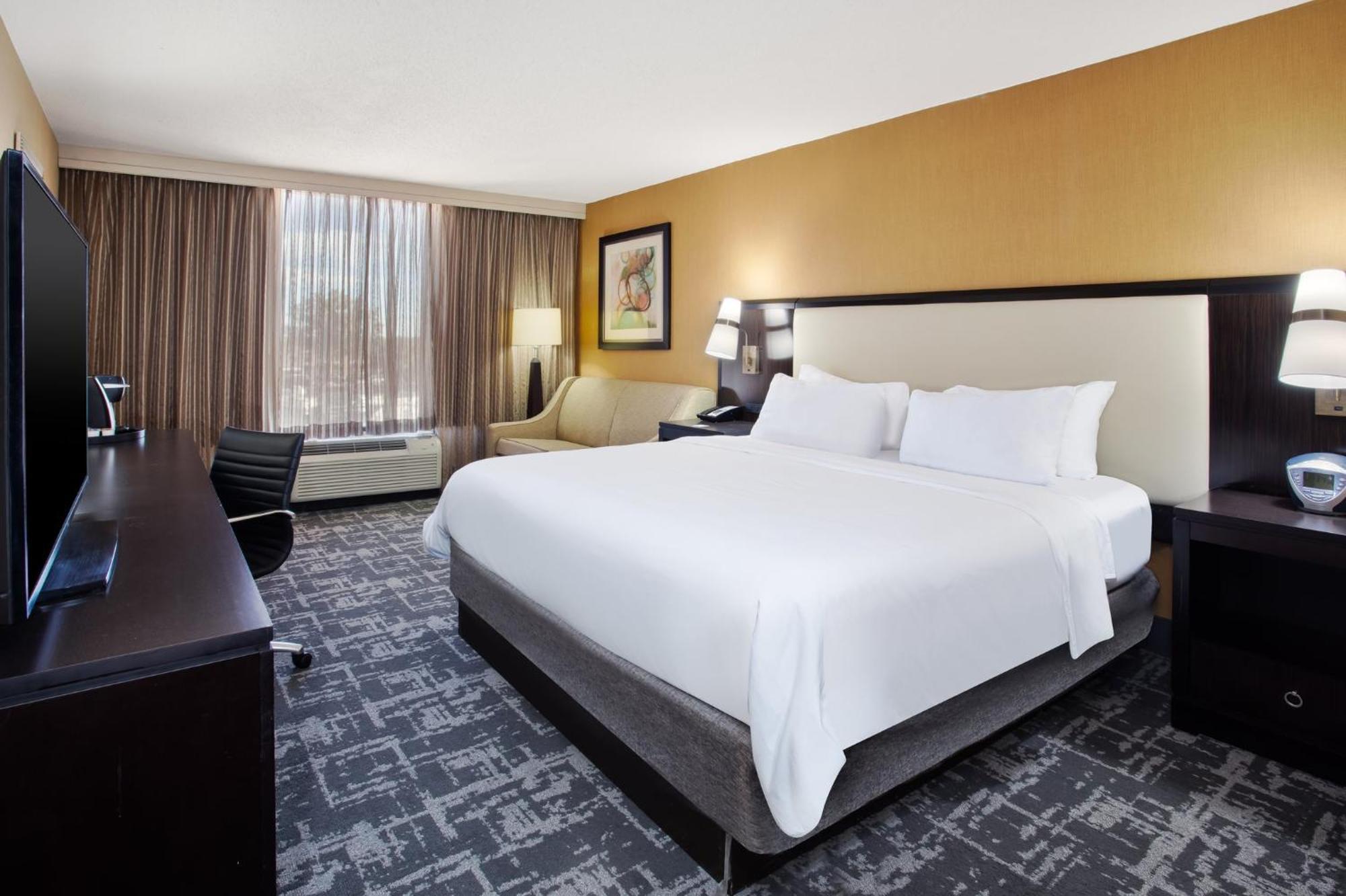 Crowne Plaza Greenville By Ihg Exterior photo